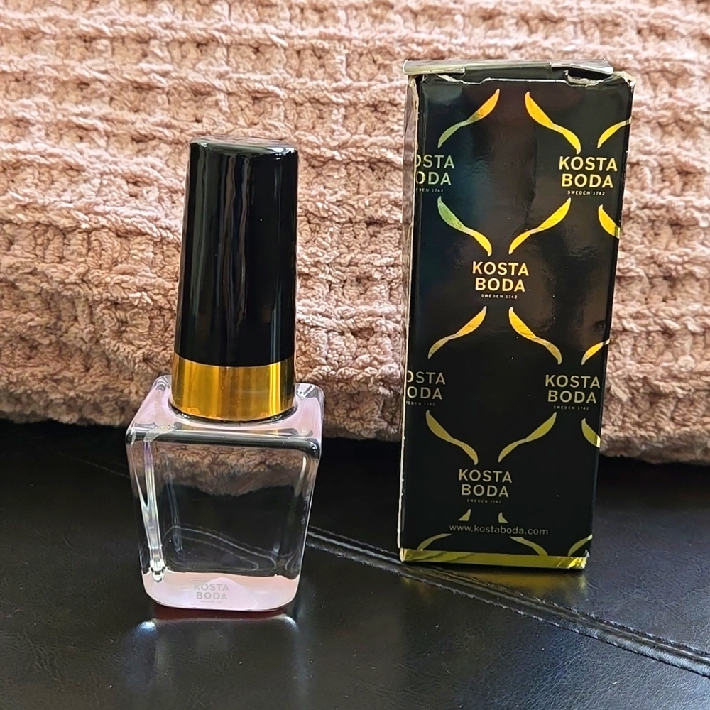 Kosta Boda Make Up By Asa Jungnelius  Decor